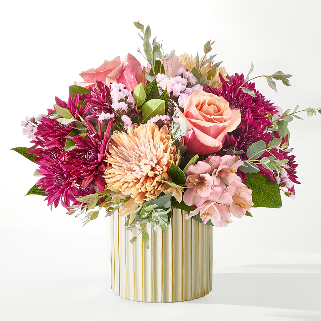 Berry Cobbler Bouquet with Ivory Vase – JENNY'S FLOWER, Brooklyn NY