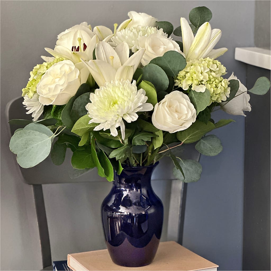 Snowy Dreams Bouquet – JENNY'S FLOWER, Brooklyn NY